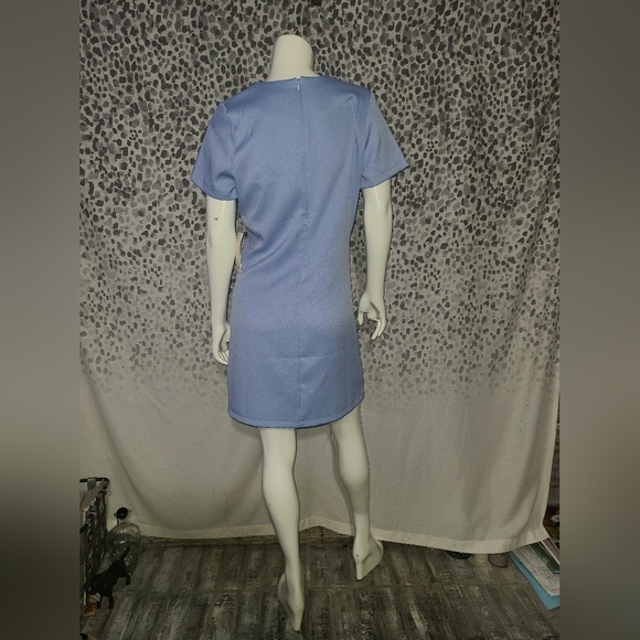 Tobi Deep Vee Neck Light Blue Shift Dress Size Medium NWT - Picture 8 of 13